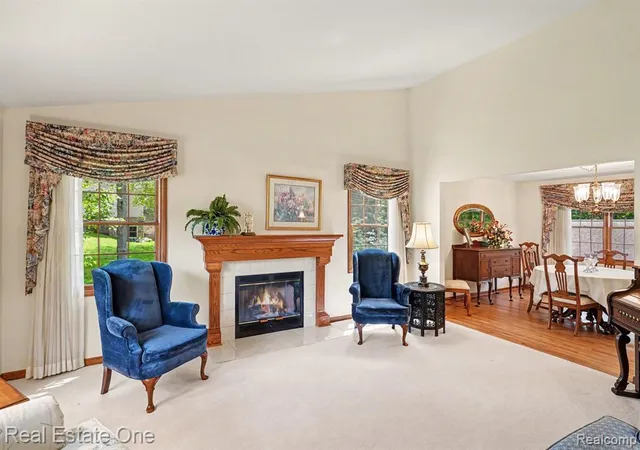 Homes for sale in White Lake, MI | 2958 Pine Needle Dr, White Lake, MI 48383 | MLS# 61000204