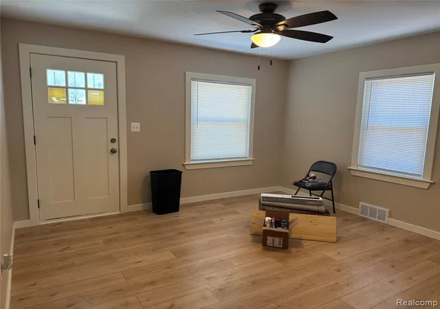 3rd image of 12621 Barlow St, Detroit, MI 48205 3301 | MLS# 60995485