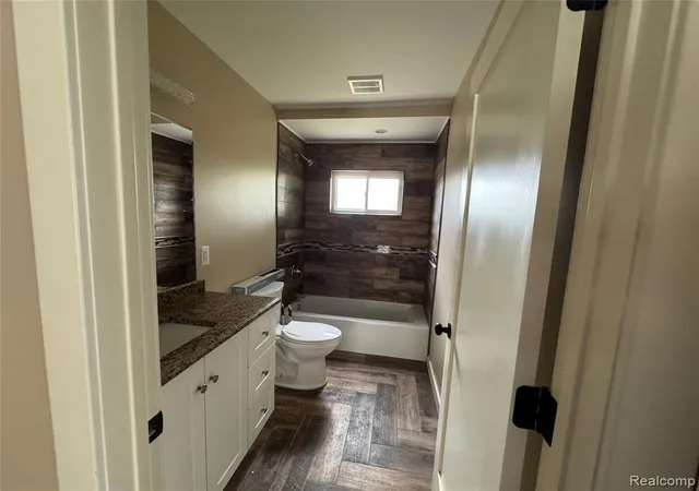 5th image of 12621 Barlow St, Detroit, MI 48205 3301 | MLS# 60995485