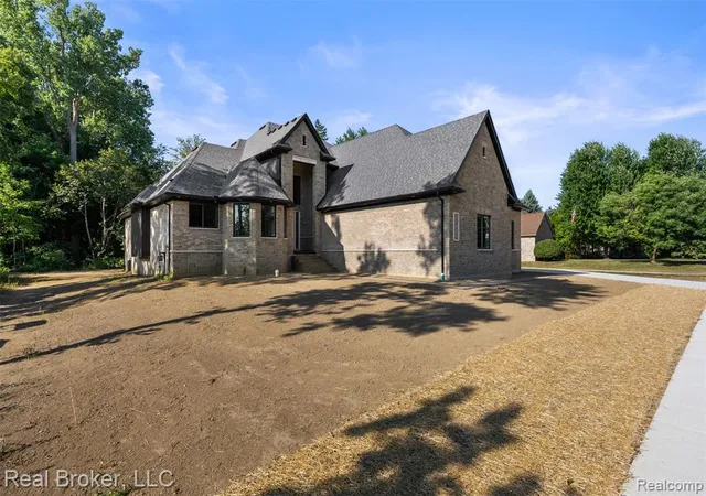 Photo 4 of Single family home for sale at 12114 22 Mile Rd, Shelby Township, MI 48315 | MLS# 61016210 | Listing updated on 2026-08-24