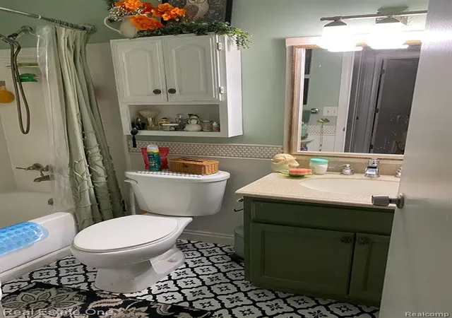 2nd image of 37567 Barkridge Cir, Westland, MI 48185 3204