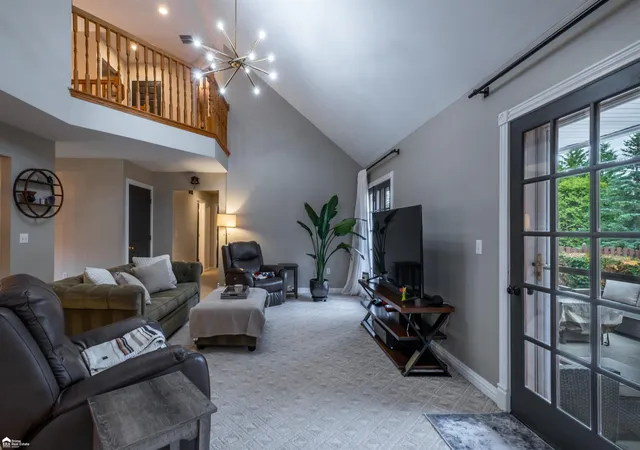 Photo 4 of Single Family Residence at 8201 Fountain View Ct, Flushing, MI 48433 | MLS# 50208839 | | Sold on 2026-08-14