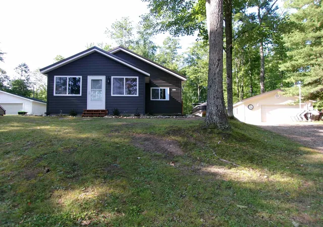 3rd image of 1808 Arbor Dr, Lake, MI 48632 | MLS# 50217167