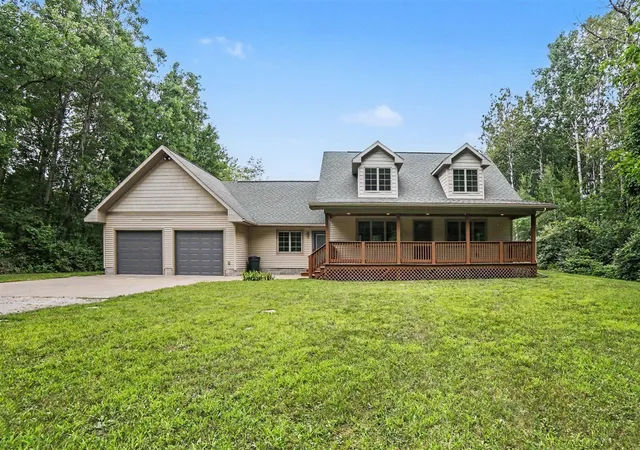 Photo 2 of Single family home for sale at 3100 W 1st Street, Ludington, MI 49431 | MLS# 70550766 | Listing updated on 2026-08-27