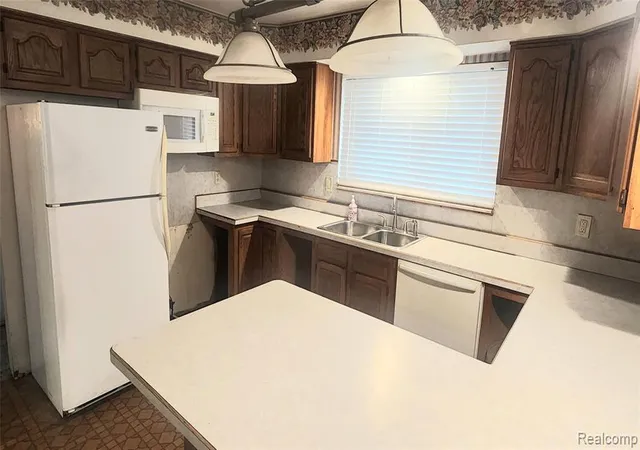 Photo 3 of Single family home for sale at 31873 Lafler Dr, Rockwood, MI 48173 1005 | MLS# 61024916 | Listing updated on 2026-08-27