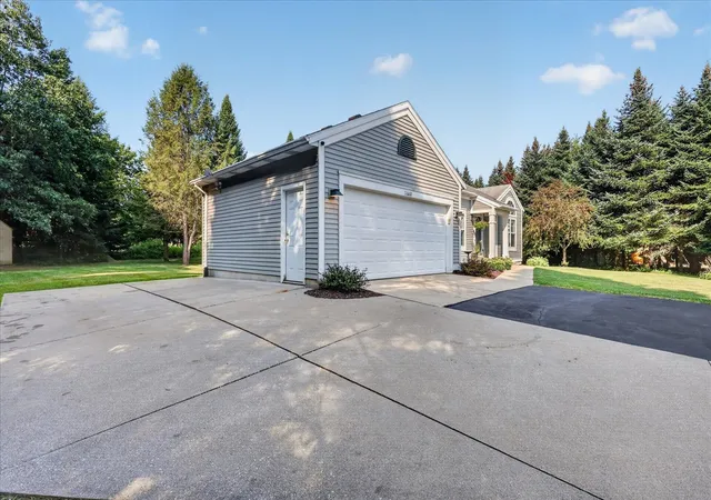 Photo 4 of Sale Pending at 11660 Maggie Ct, Rockford, MI 49341 | MLS# 70534146 | Listing updated on 2026-08-24