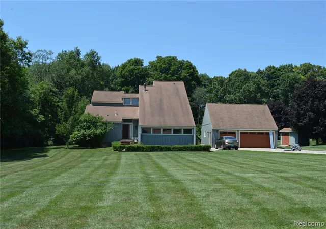 Photo 1 of Single family home for sale at 10055 Walnut Hl Dr, Davisburg, MI 48350 1162 | MLS# 61010180 | Listing updated on 2026-09-05