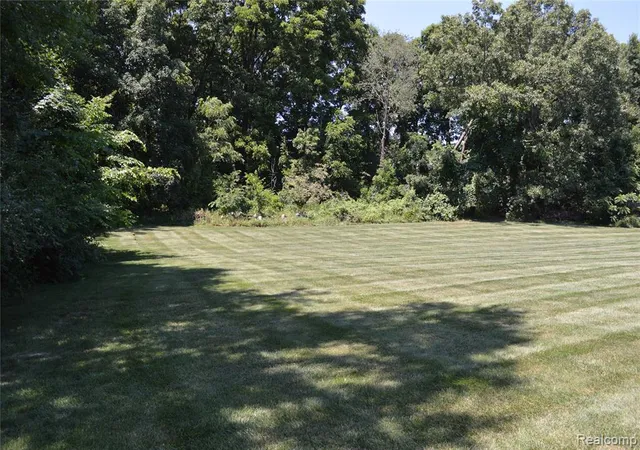 Photo 28 of Single family home for sale at 10055 Walnut Hl Dr, Davisburg, MI 48350 1162 | MLS# 61010180 | Listing updated on 2026-09-05