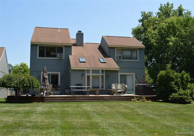 Homes for sale in Davisburg, MI | 10055 Walnut Hill Dr, Davisburg, MI 48350 | MLS# 61010180
