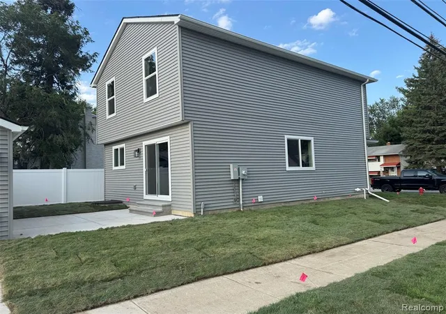 Photo 3 of Single family home for sale at 27305 Groveland Ave, Madison Heights, MI 48071 | MLS# 61016904 | Listing updated on 2026-08-30