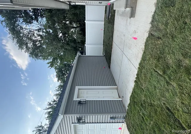 Photo 5 of Single family home for sale at 27305 Groveland Ave, Madison Heights, MI 48071 | MLS# 61016904 | Listing updated on 2026-08-30
