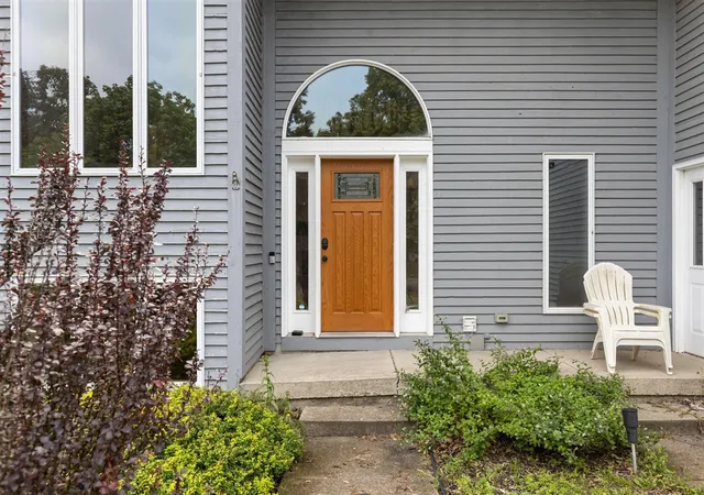 Photo 4 of Single family home for sale at 2630 Glencairin Dr, Grand Rapids, MI 49504 | MLS# 70555655 | Listing updated on 2026-09-19