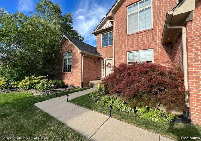3rd image of 31271 Lavender Dr, Rockwood, MI 48173 | MLS# 61024556