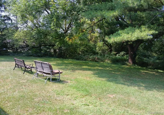 23rd image of 5349 E Carpenter Rd, Flint, MI 48506 | MLS# 61018620