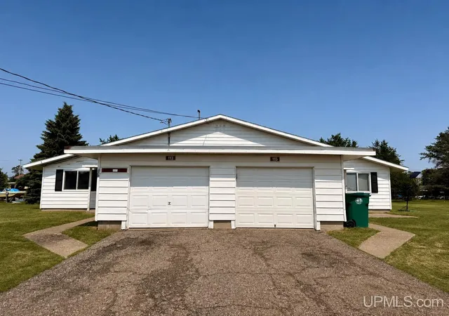 Listing Photo 3 - Condo for sale in building located at 113 115 Crusader St, Gwinn, MI 49841