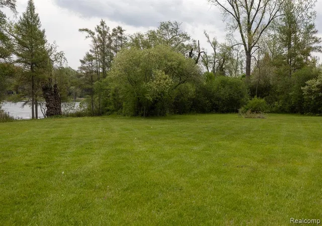 Homes for sale in Highland, MI | 321 Elio, Highland, MI 48357 | MLS# 60996028