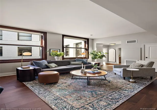5th image of 1 Park Ave #1402, Detroit, MI 48226 | MLS# 60977333