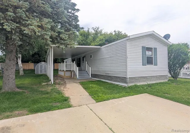 Homes for sale in Swartz Creek, MI | 18 Bellwood, Swartz Creek, MI 48473 | MLS# 61002938