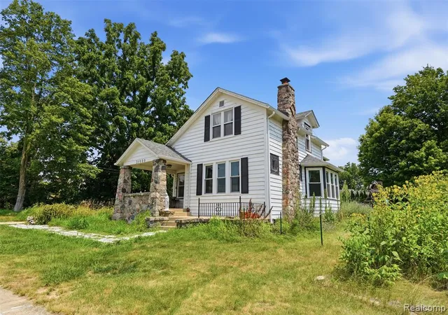 Photo 2 of Sale Pending at 31000 Drake Rd, Farmington Hills, MI 48331 | MLS# 61014906 | Listing updated on 2026-08-11