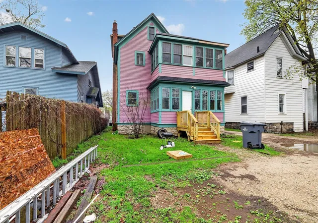 6th image of 417 Locust St, Kalamazoo, MI 49007 | MLS# 70526985