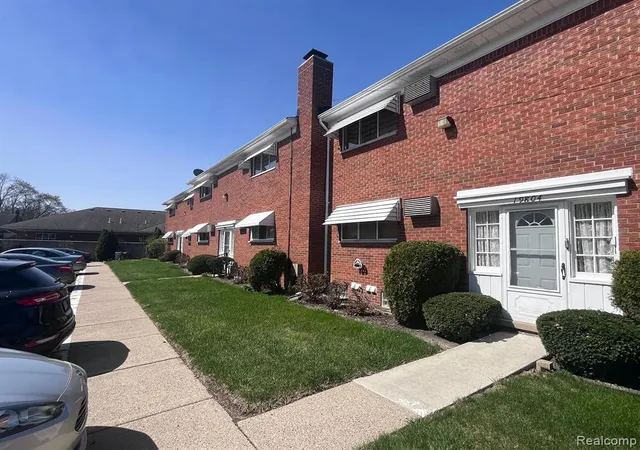 Homes for sale in Harper Woods, MI | 19804 Harper Ave #202, Harper Woods, MI 48225 1804 | MLS# 60388187