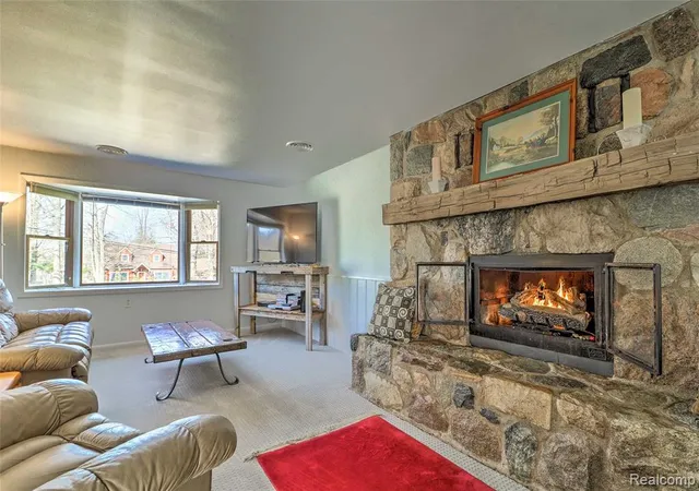 5th image of 2136 Newport Rd, Ann Arbor, MI 48103 | MLS# 60940970