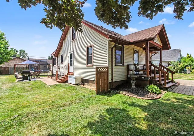 2nd image of 2036 Cecil Dr, Troy, MI 48083 | MLS# 61017022