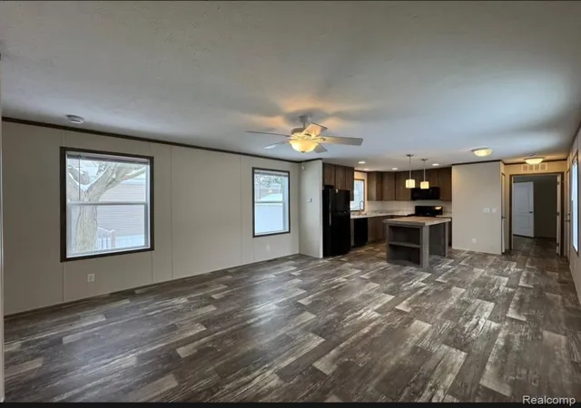 Photo 4 of Manufactured home for sale at 40 Sparrow Hl, Lake Orion, MI 48359 | MLS# 61011405 | Listing updated on 2026-07-29
