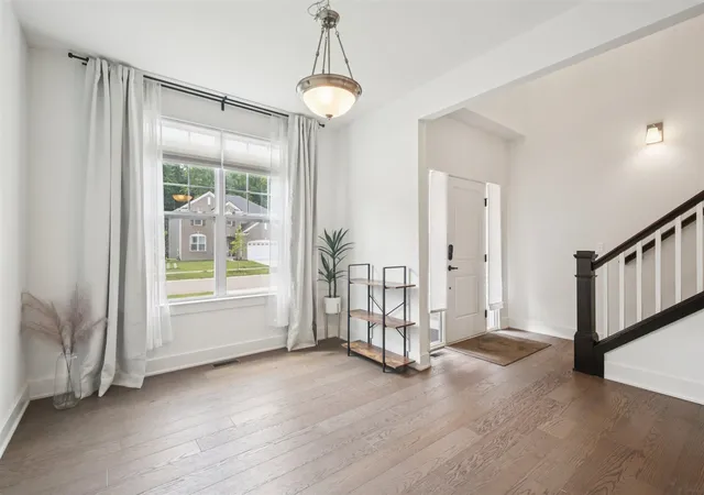 Photo 2 of Sale Pending at 331 Honey Tree Wy, Ann Arbor, MI 48103 | MLS# 70491626 | Listing updated on 2025-11-21
