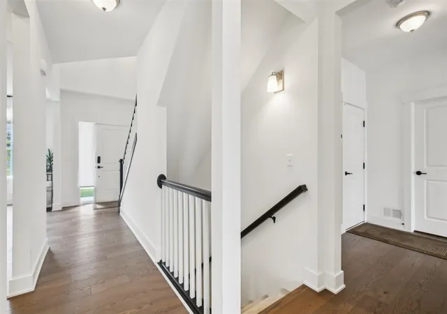 Photo 3 of Sale Pending at 331 Honey Tree Wy, Ann Arbor, MI 48103 | MLS# 70491626 | Listing updated on 2025-11-21