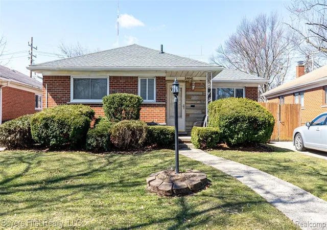 Photo 1 of Sale Pending at 24641 Church St, Oak Park, MI 48237 1419 | MLS# 61008053 | Listing updated on 2026-08-25