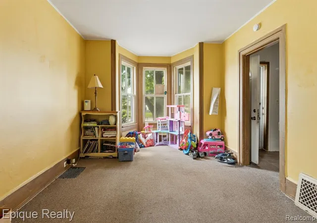 4th image of 1807 10Th St, Port Huron, MI 48060 | MLS# 61005197