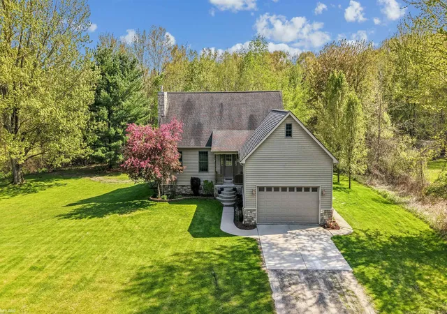 Homes for sale in Algonac, MI | 6527 Genaw Rd, Algonac, MI 48001 | MLS# 50207084