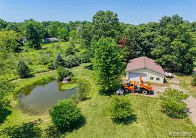 Homes for sale in Pinckney, MI | 7500 Farley Rd, Pinckney, MI 48169 | MLS# 61009968