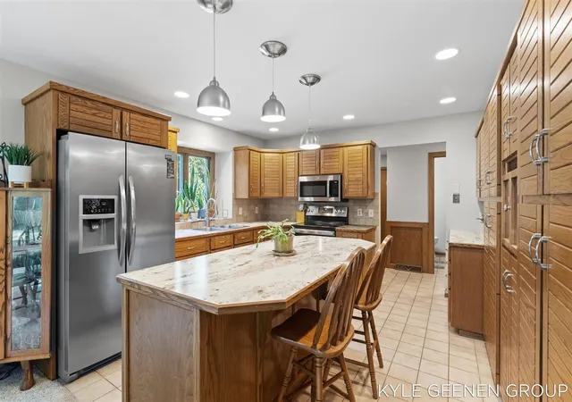 Photo 5 of Single Family Residence at 722 Wintersun Pl, Holland, MI 49424 | MLS# 70539209 | | Sold on 2026-07-06