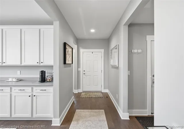 5th image of 2290 Monte Vista Ct, Lake Orion, MI 48360 1260 | MLS# 61023339