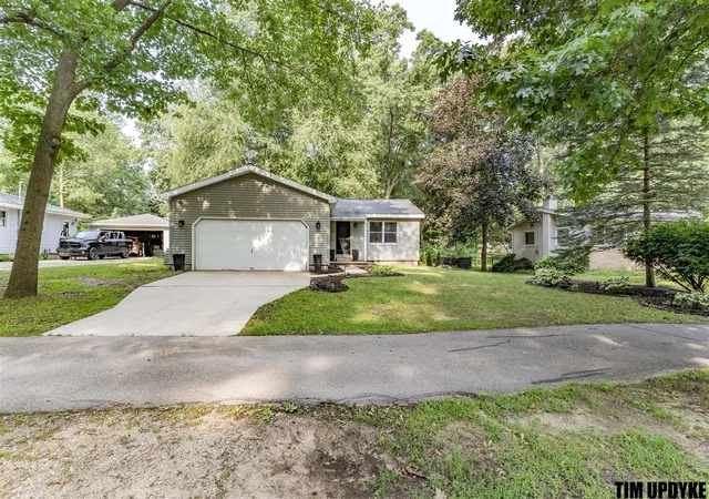 1st image of 16661 152nd Ave, Spring Lake, MI 49456 | MLS# 70553471