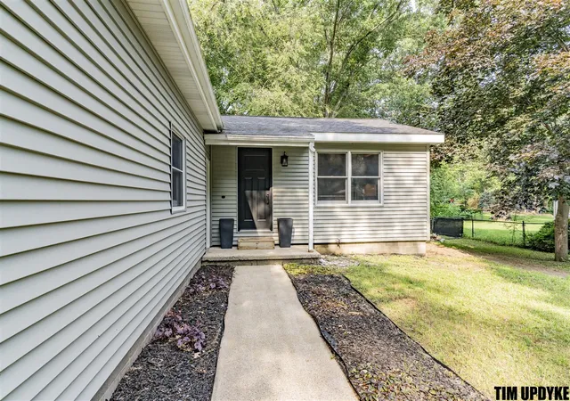 3rd image of 16661 152Nd Ave, Spring Lake, MI 49456 | MLS# 70553471