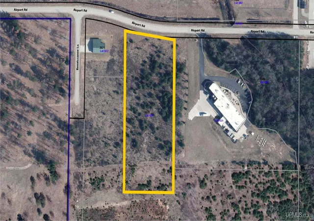 Homes for sale in Escanaba, MI | 3625 Airport Rd, Escanaba, MI 49829 | MLS# 50213021
