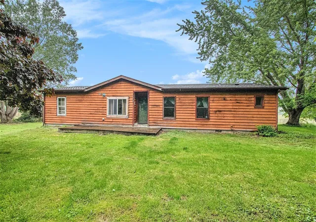 Photo 1 of Sale Pending at 6727 W Youngren Rd, Three Oaks, MI 49128 | MLS# 70555287 | Listing updated on 2026-09-22