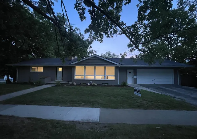 Homes for sale in Flushing, MI | 114 E Henry St, Flushing, MI 48433 | MLS# 50210521