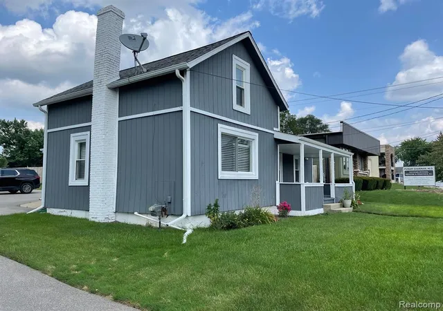 Homes for sale in Swartz Creek, MI | 7556 Miller Rd, Swartz Creek, MI 48473 | MLS# 61003141