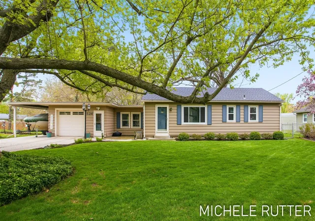 Homes for sale in Holland, MI | 526 Pinecrest St, Holland, MI 49424 | MLS# 70528245