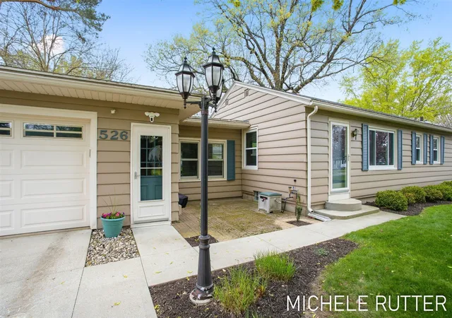 Homes for sale in Holland, MI | 526 Pinecrest St, Holland, MI 49424 | MLS# 70528245