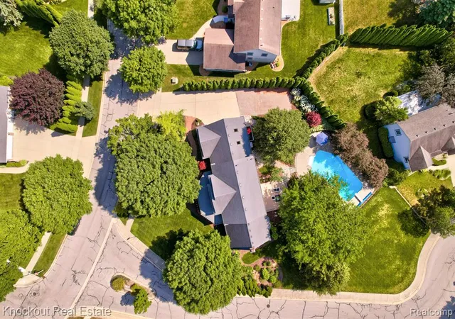 Photo 3 of Sale Pending at 580 Northview Dr, Frankenmuth, MI 48734 9304 | MLS# 61010604 | Listing updated on 2026-08-31