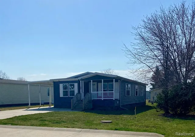 3rd image of 1698 Solo Ln, Newport, MI 48166 | MLS# 60974135