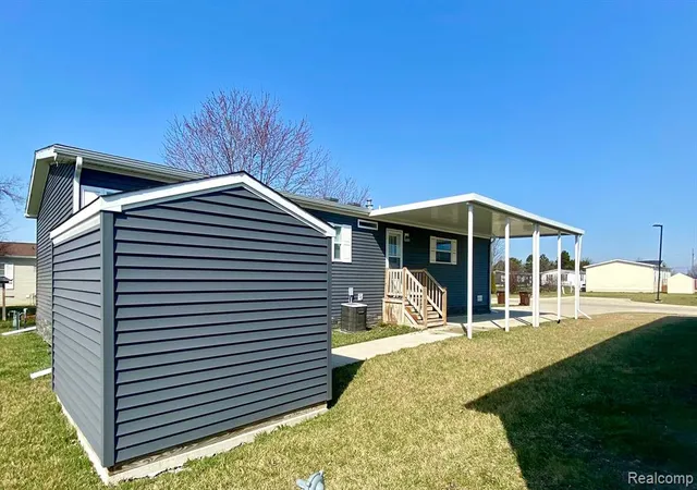 4th image of 1698 Solo Ln, Newport, MI 48166 | MLS# 60974135