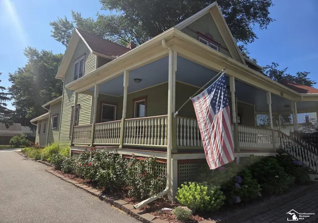 Photo 2 of Single family home for sale at 206 Jipson St, Blissfield, MI 49228 | MLS# 50216084 | Listing updated on 2026-08-10