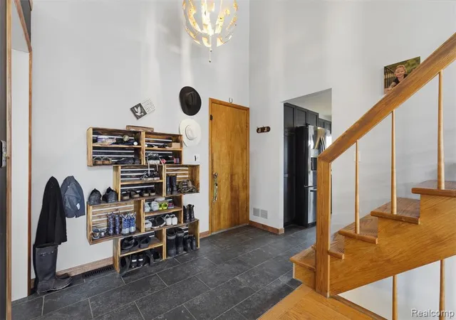 4th image of 2929 Acorn Ln, Howell, MI 48843 | MLS# 60982176