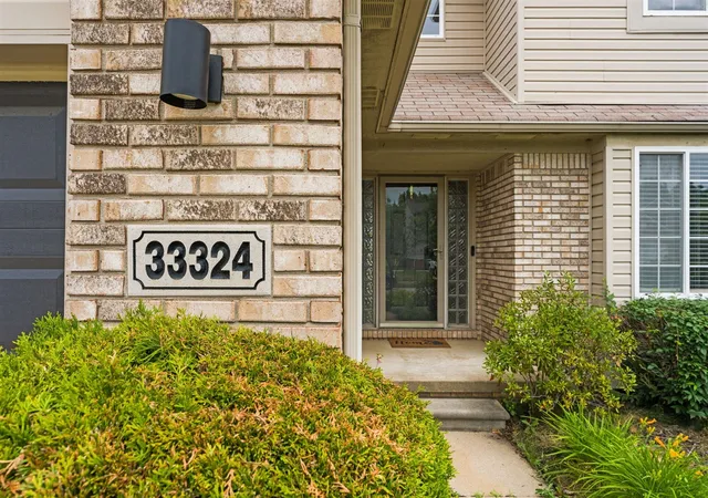 2nd image of 33324 Sand Piper Dr, Romulus, MI 48174 | MLS# 70539246